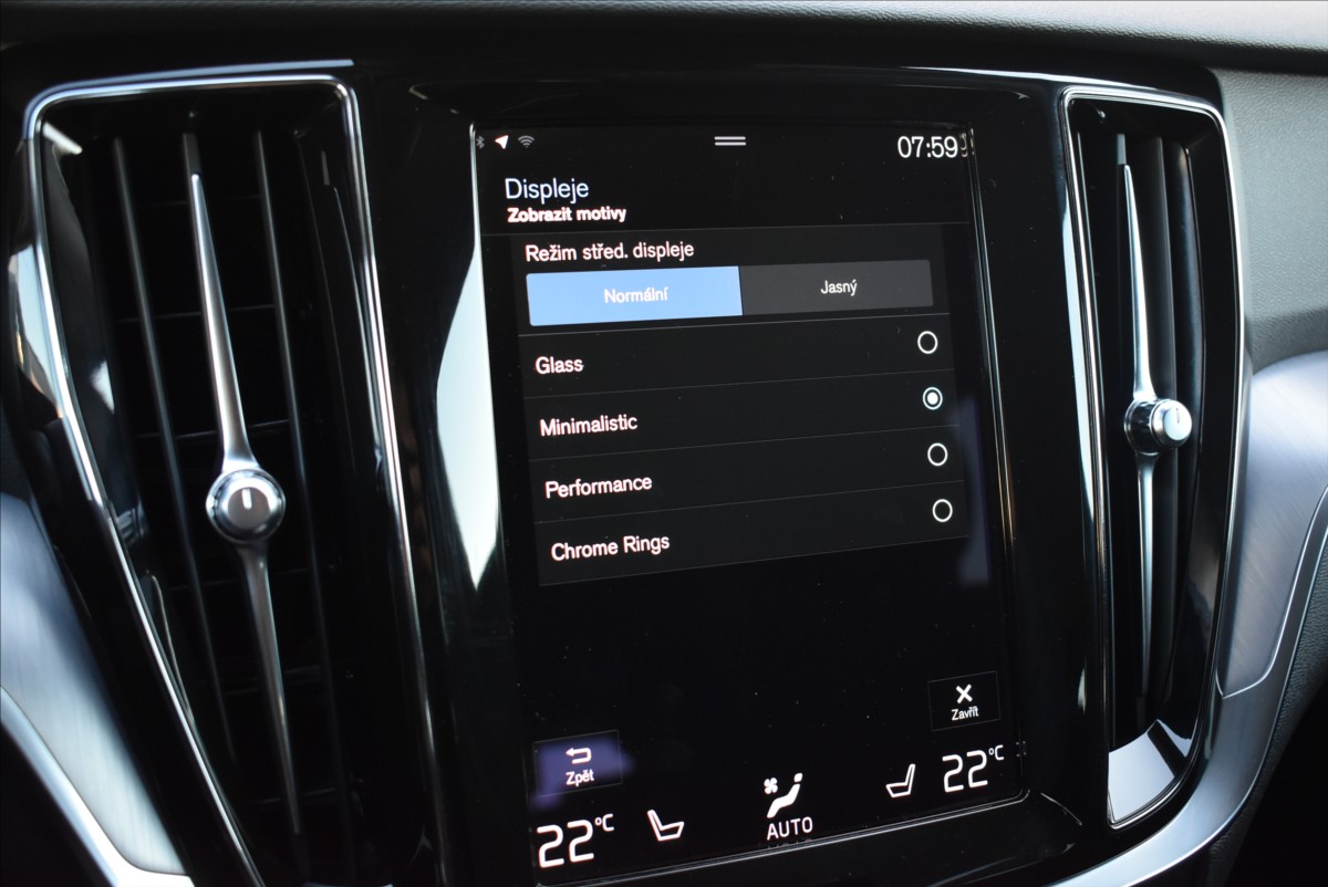 Volvo V60 2,0 B4 AWD  Cross Country LED Kamera - 33