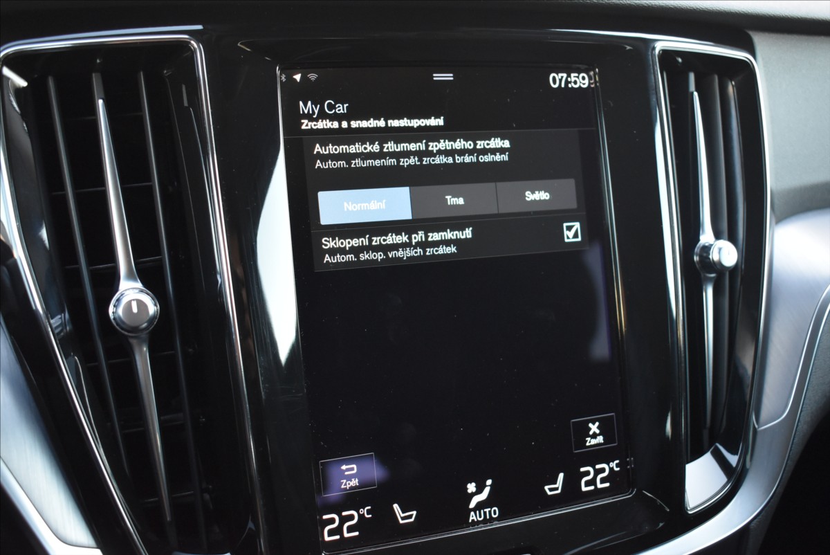 Volvo V60 2,0 B4 AWD  Cross Country LED Kamera - 34