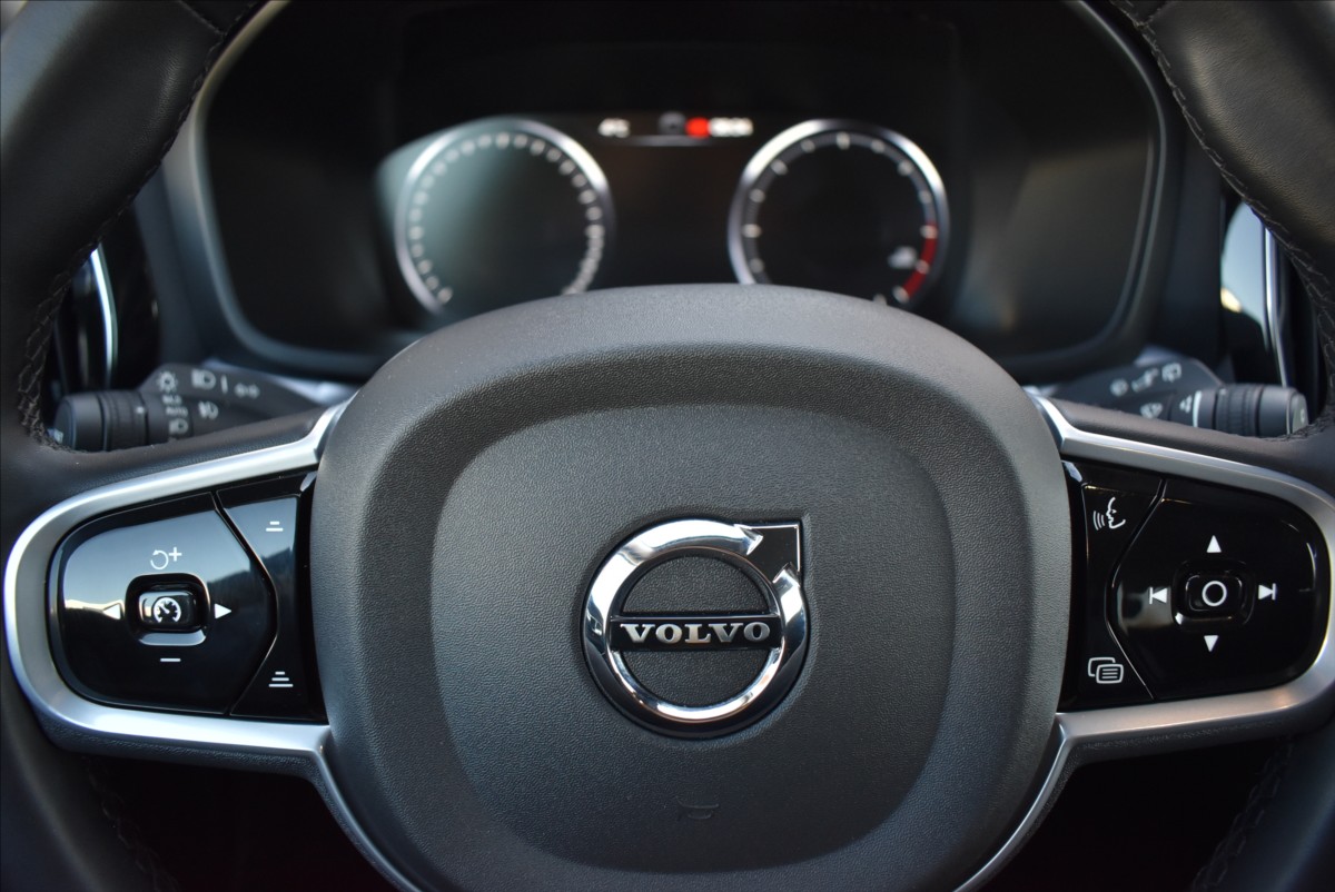 Volvo V60 2,0 B4 AWD  Cross Country LED Kamera - 47