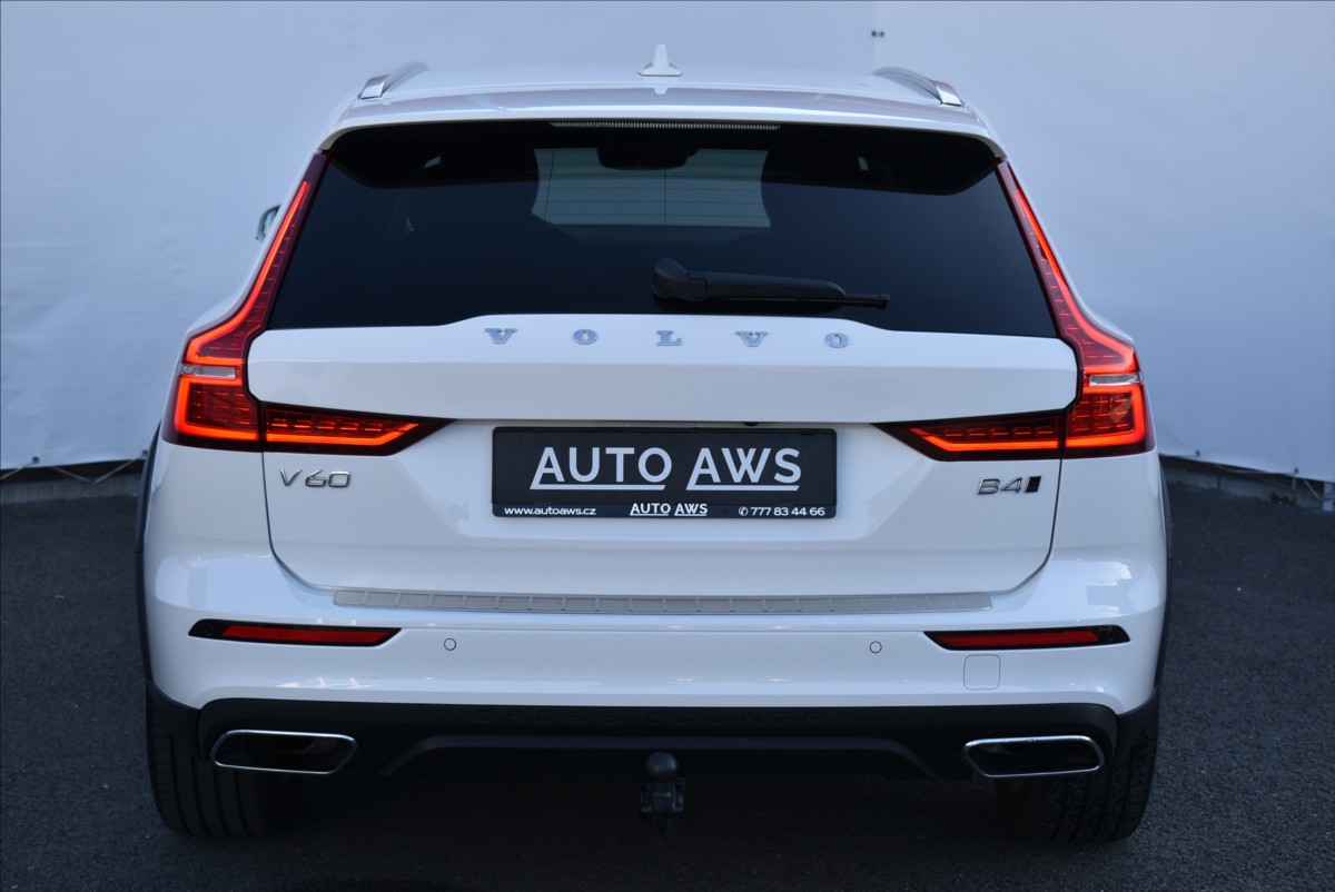 Volvo V60 2,0 B4 AWD  Cross Country LED Kamera - 6