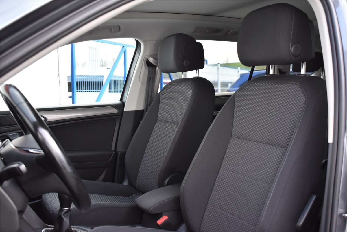 Volkswagen Tiguan Allspace 2,0 TDi  Comfortline Virtual Nez.topení - 22