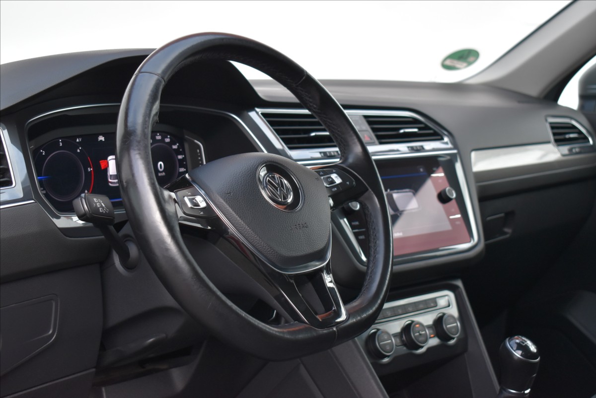 Volkswagen Tiguan Allspace 2,0 TDi  Comfortline Virtual Nez.topení - 23