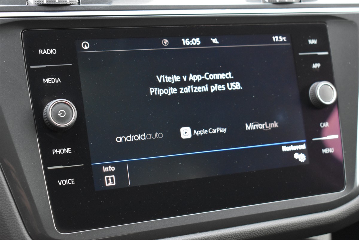 Volkswagen Tiguan Allspace 2,0 TDi  Comfortline Virtual Nez.topení - 28