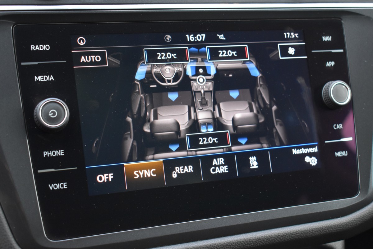 Volkswagen Tiguan Allspace 2,0 TDi  Comfortline Virtual Nez.topení - 38