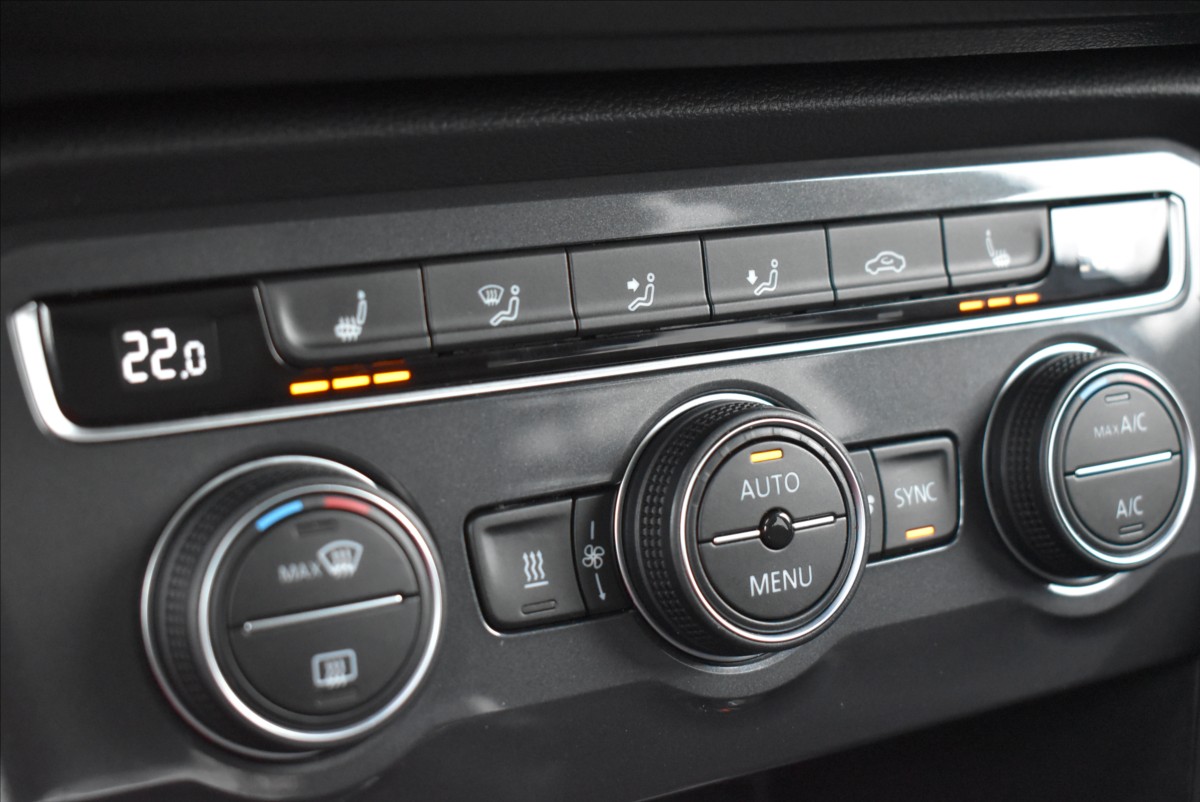 Volkswagen Tiguan Allspace 2,0 TDi  Comfortline Virtual Nez.topení - 40
