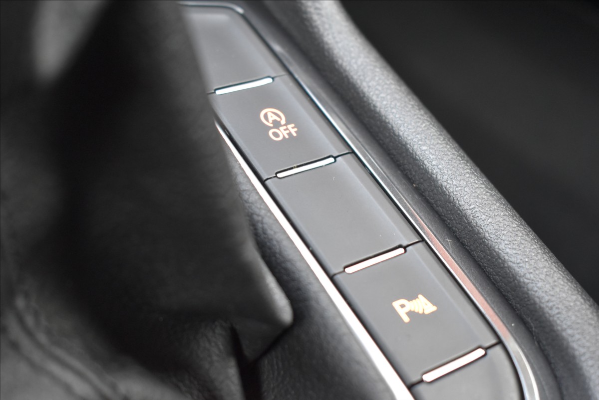 Volkswagen Tiguan Allspace 2,0 TDi  Comfortline Virtual Nez.topení - 42