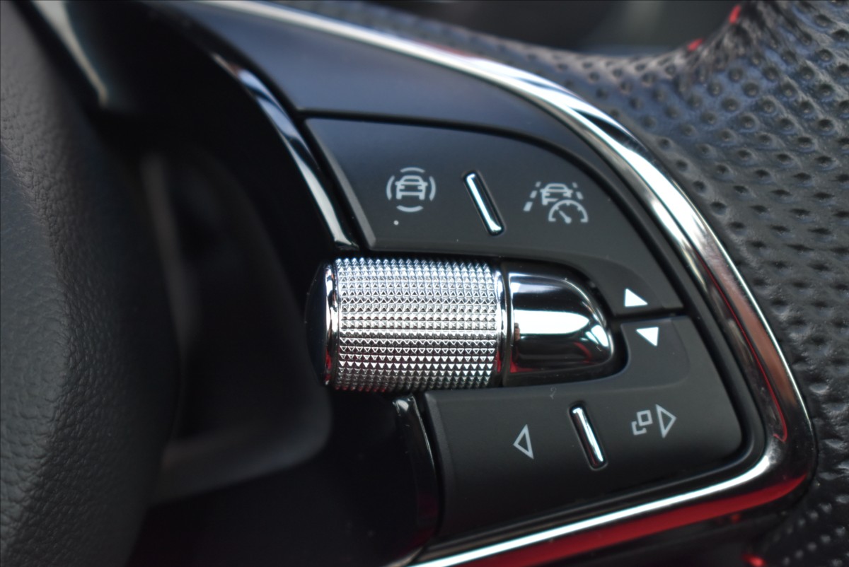 Škoda Kamiq 1,5 TSi  Monte Carlo Virtual LED ACC - 27