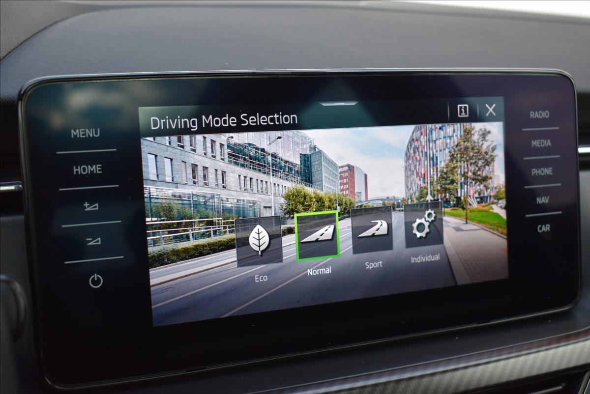 Škoda Kamiq 1,5 TSi  Monte Carlo Virtual LED ACC - 39
