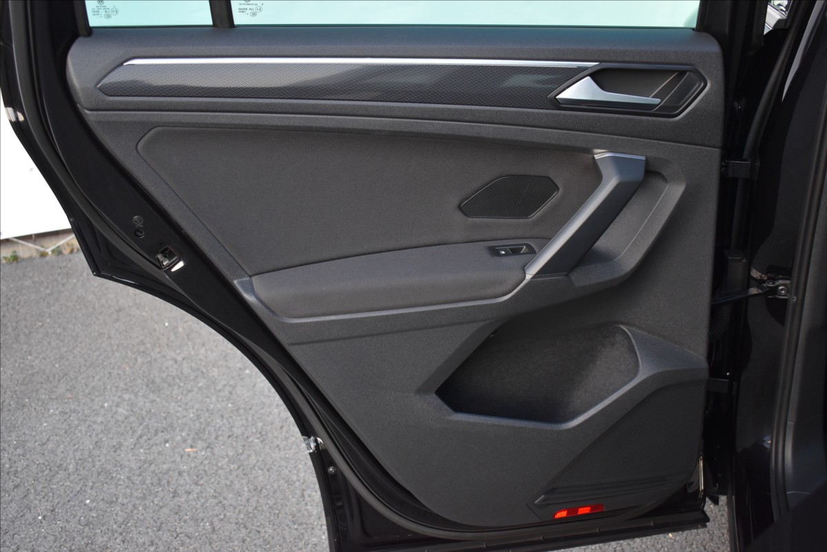 Volkswagen Tiguan 1,5 TSi  United Virtual Assist Kamera - 13