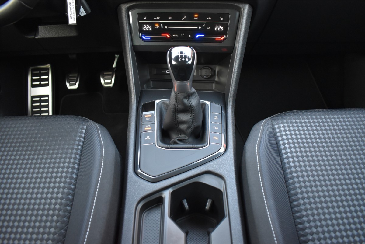 Volkswagen Tiguan 1,5 TSi  United Virtual Assist Kamera - 15