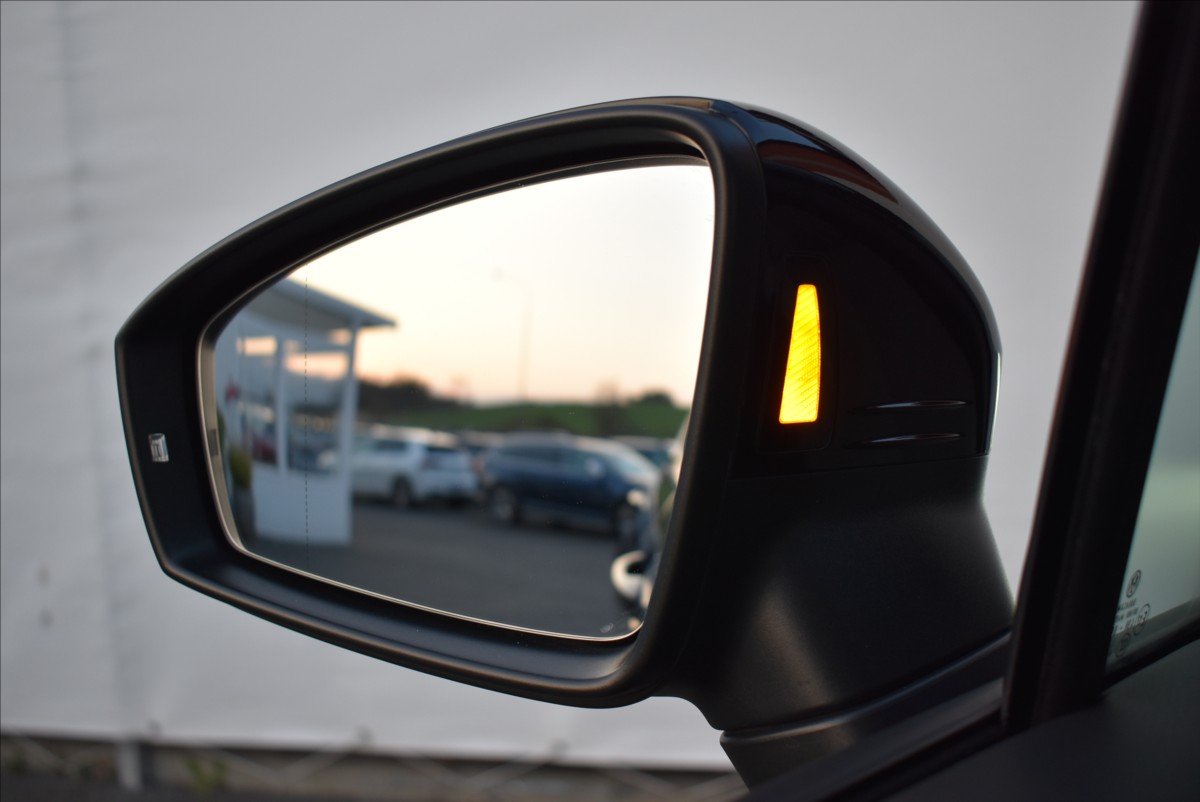 Volkswagen Tiguan 1,5 TSi  United Virtual Assist Kamera - 28