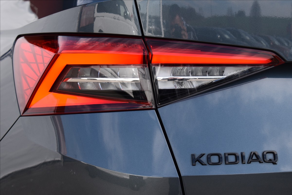 Škoda Kodiaq 2,0 TDi  DSG Sportline Virtual Assist - 9