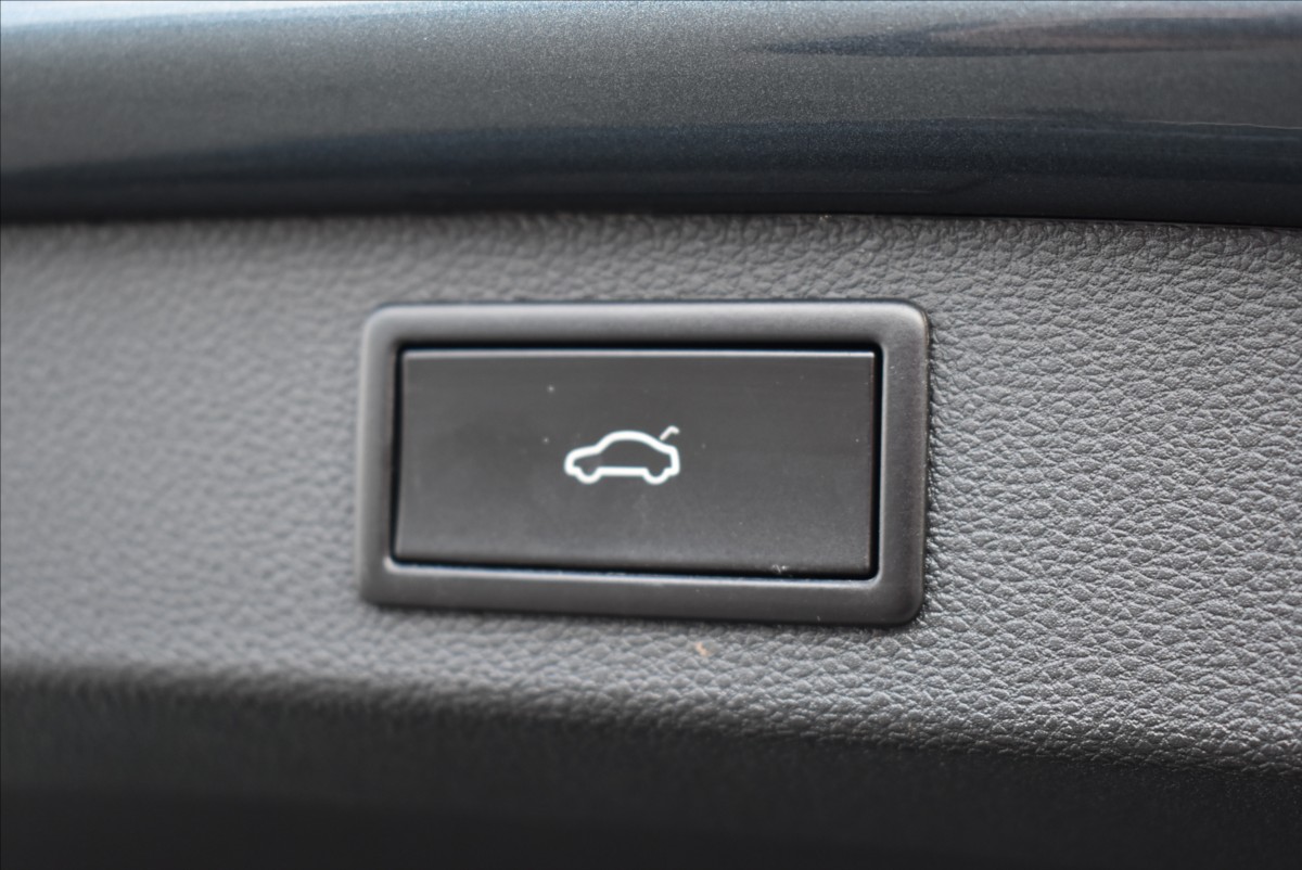 Škoda Kodiaq 2,0 TDi  DSG Sportline Virtual Assist - 12