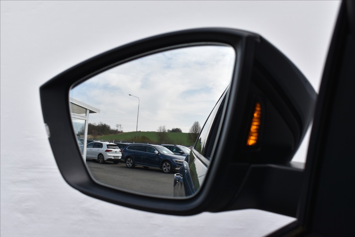 Škoda Kodiaq 2,0 TDi  DSG Sportline Virtual Assist - 31
