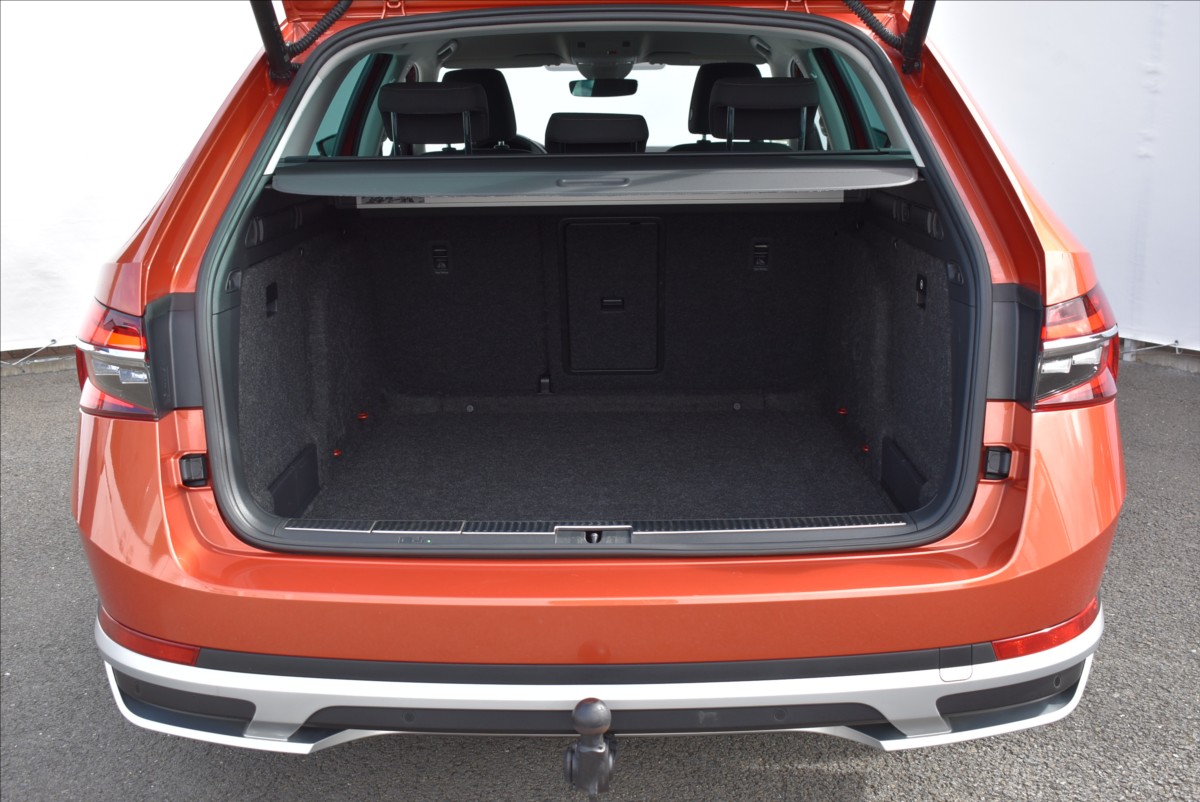Škoda Superb 2,0 TDI  DSG 147KW SCOUT 4x4 - 10