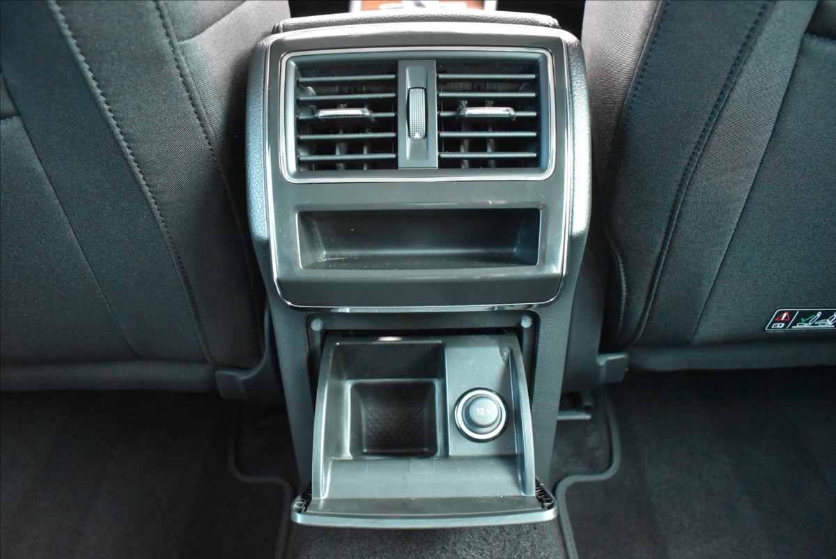 Škoda Superb 2,0 TDI  DSG 147KW SCOUT 4x4 - 14