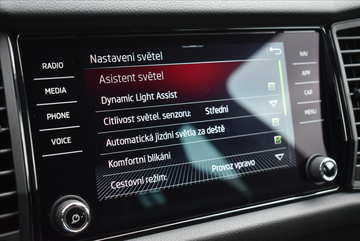 Škoda Kodiaq 2,0 TDI  DSG Sportline Matrix Tažné - 34