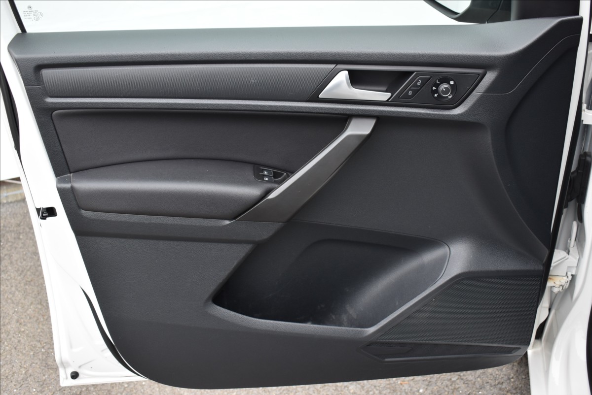 Volkswagen Caddy 2,0 TDI  DSG 110kW Maxi Highline - 21