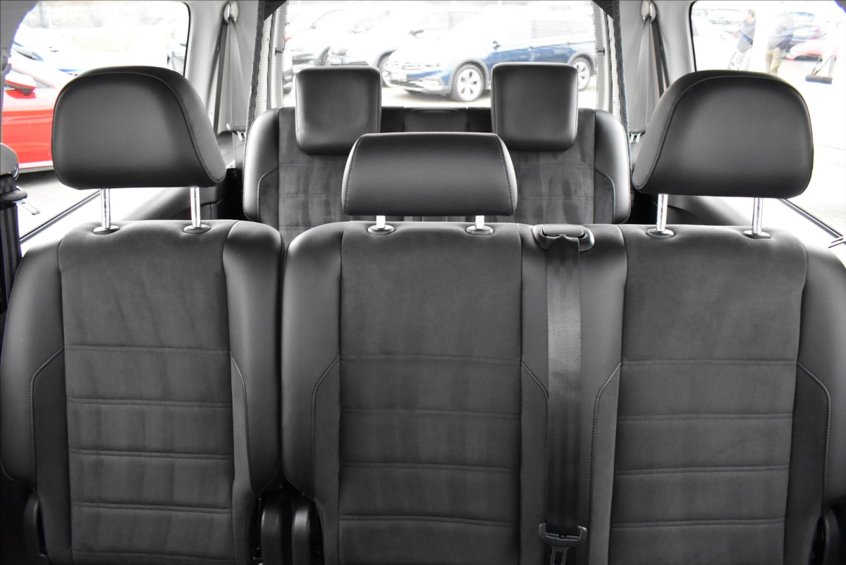 Volkswagen Caddy 2,0 TDI  DSG 110kW Maxi Highline - 26