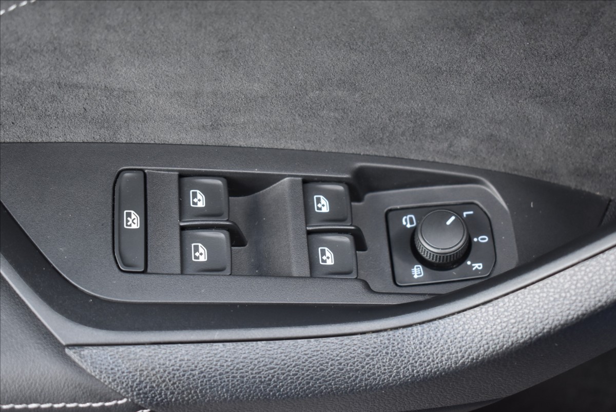Škoda Kodiaq 2,0 TDi  DSG Sportline Virtual Kamera - 24