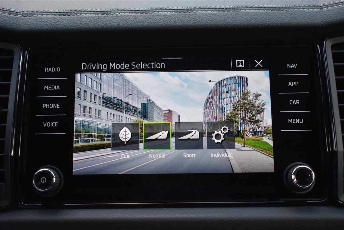 Škoda Kodiaq 2,0 TDi  DSG Sportline Virtual Kamera - 41