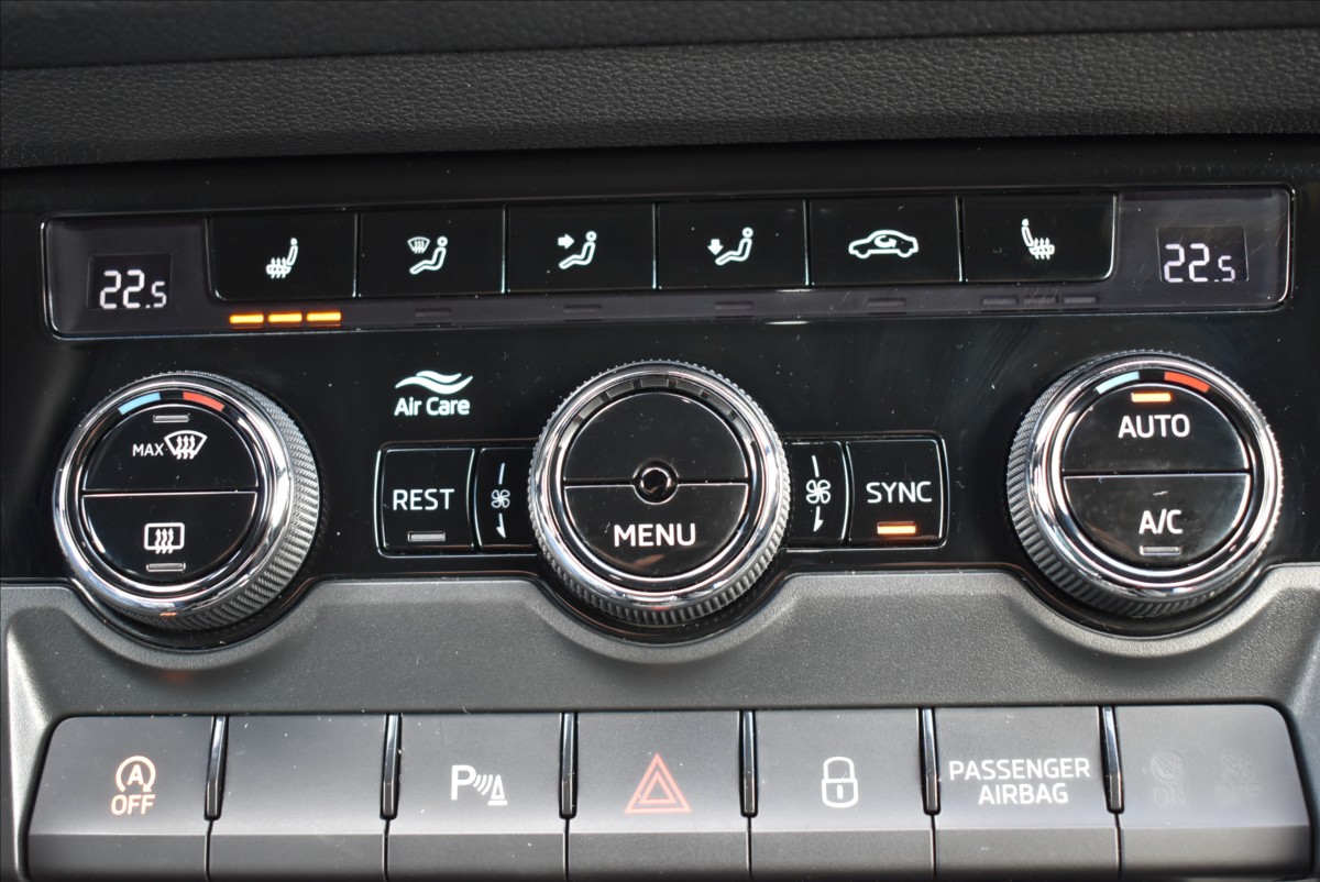 Škoda Kodiaq 2,0 TDi  DSG Sportline Virtual Kamera - 42