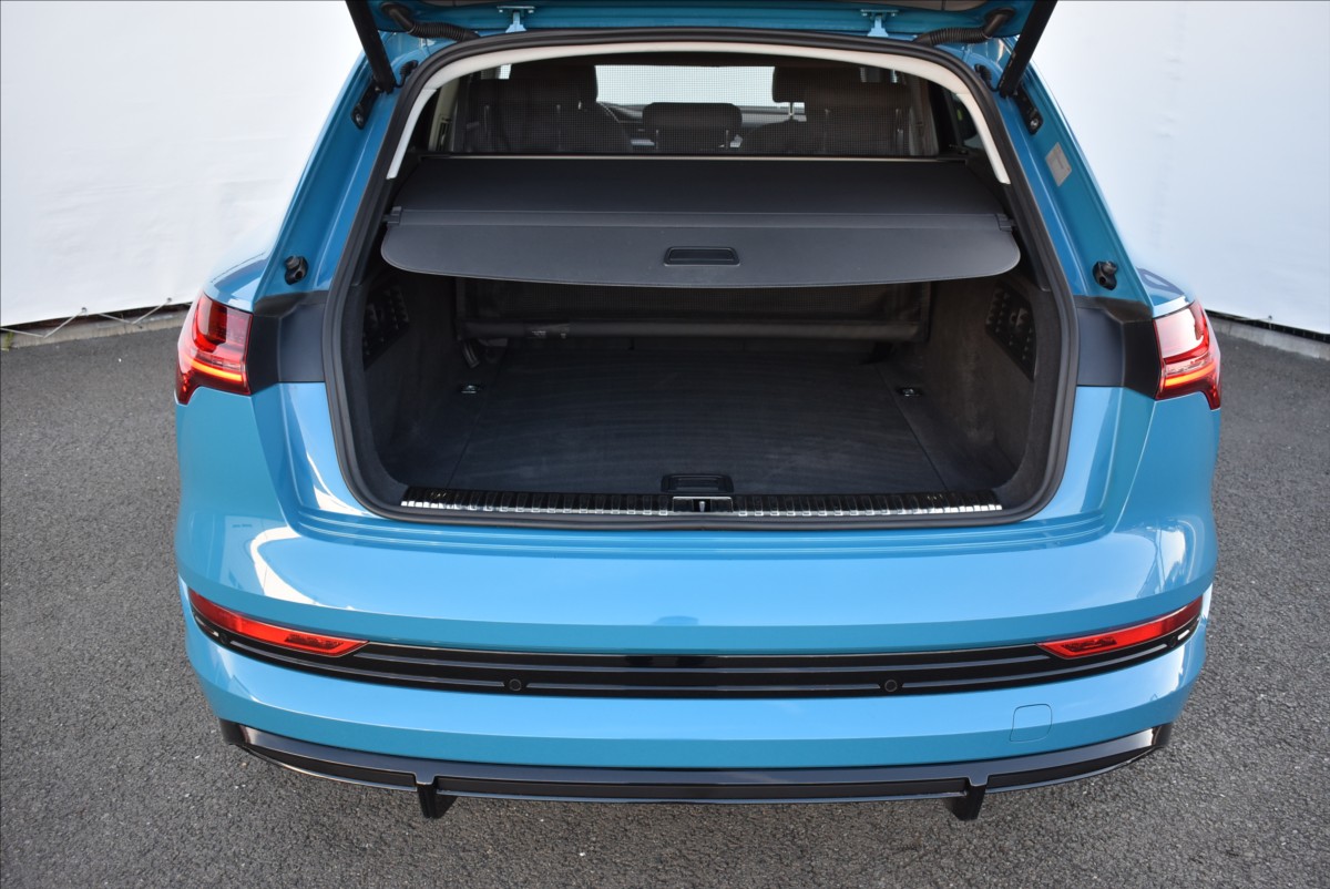 Audi e-tron 0,0 55  300KW S-Line Panorama - 11