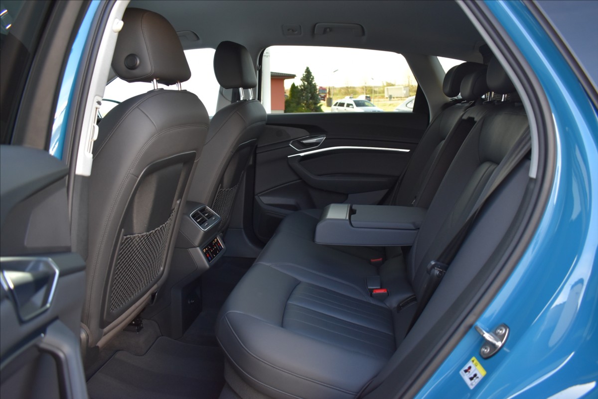 Audi e-tron 0,0 55  300KW S-Line Panorama - 12