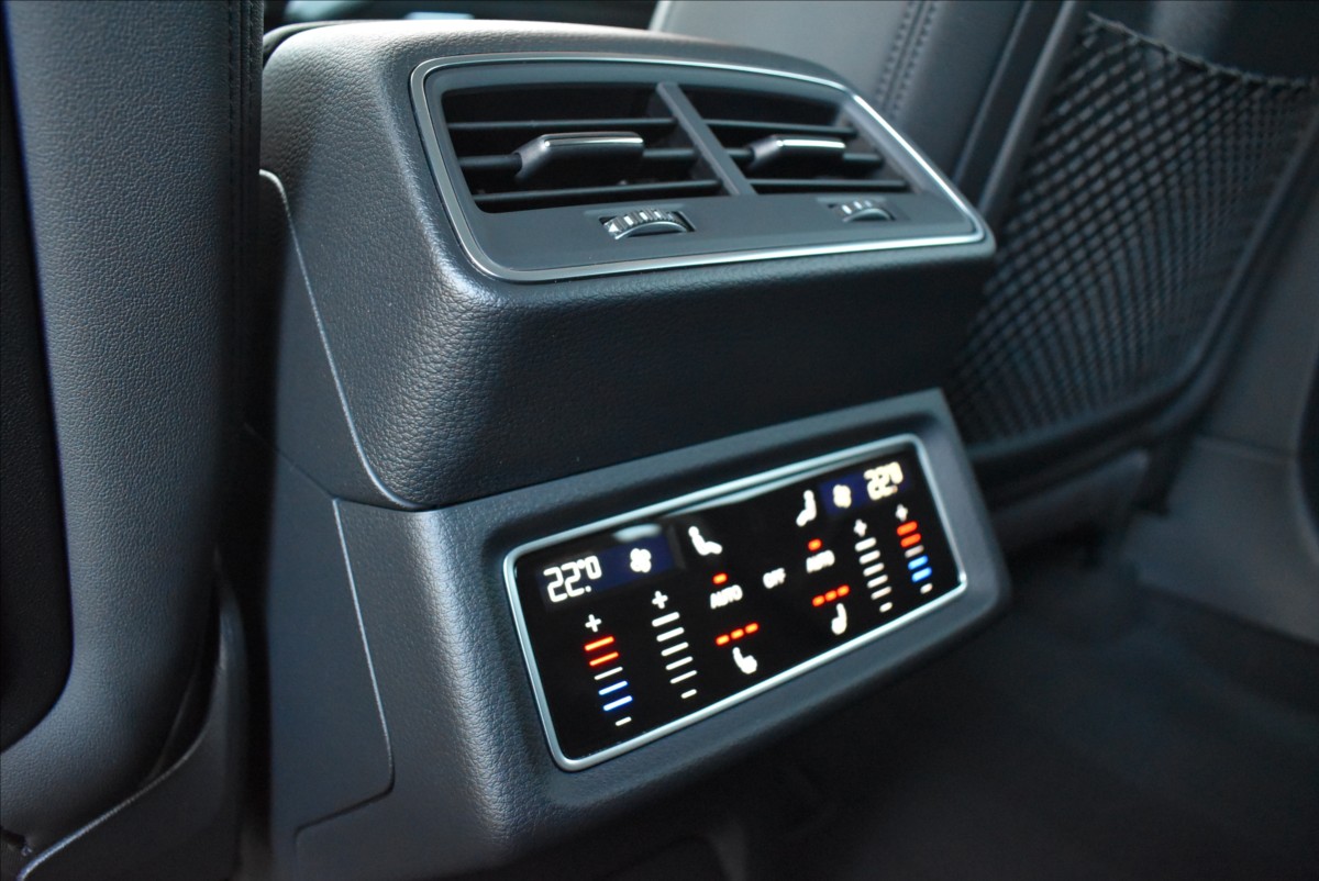Audi e-tron 0,0 55  300KW S-Line Panorama - 13
