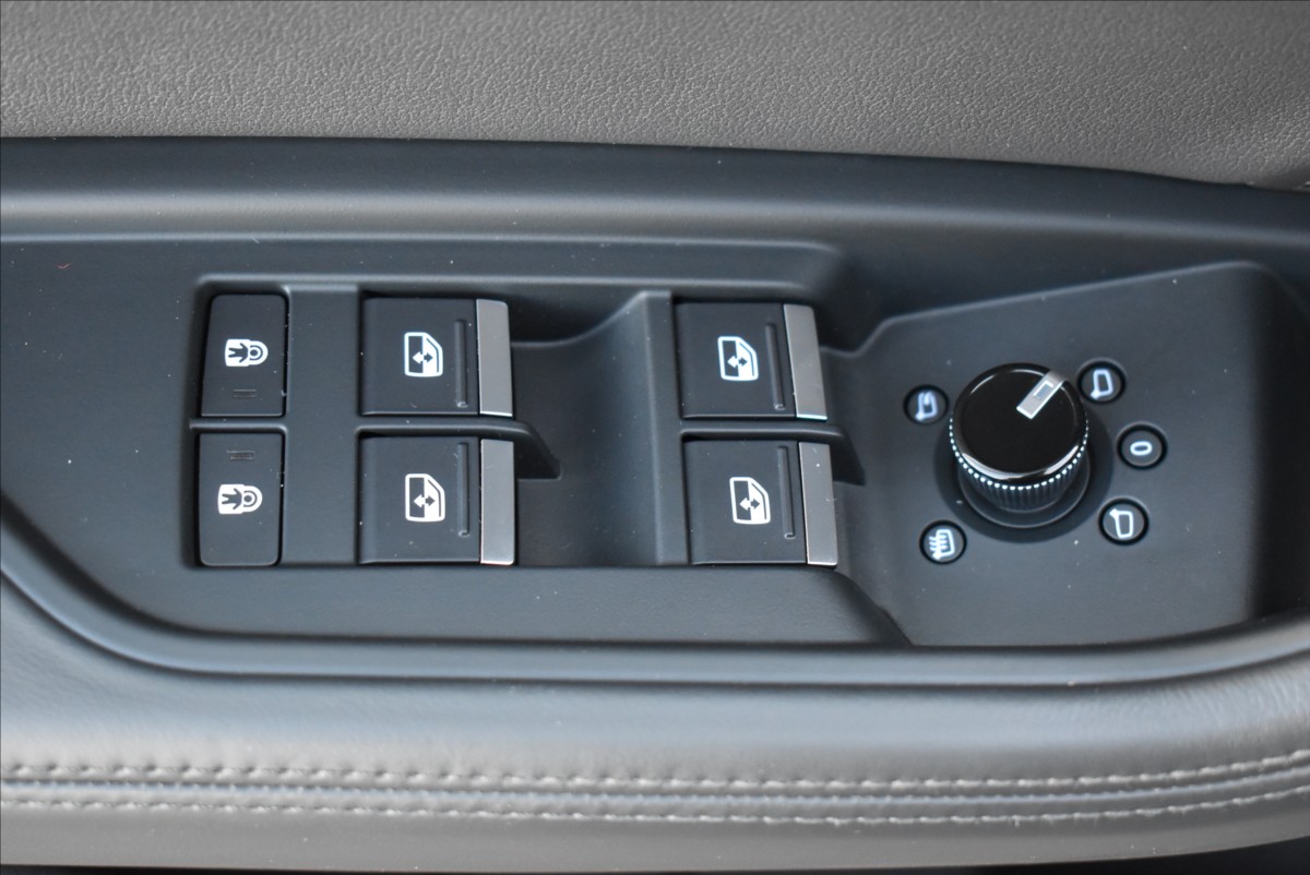 Audi e-tron 0,0 55  300KW S-Line Panorama - 17
