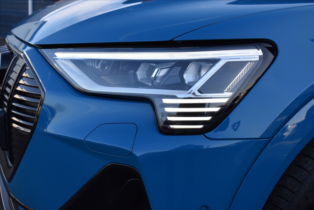 Audi e-tron 0,0 55  300KW S-Line Panorama - 3