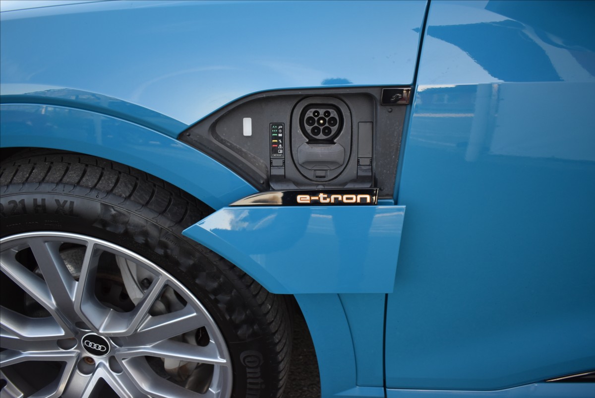 Audi e-tron 0,0 55  300KW S-Line Panorama - 5