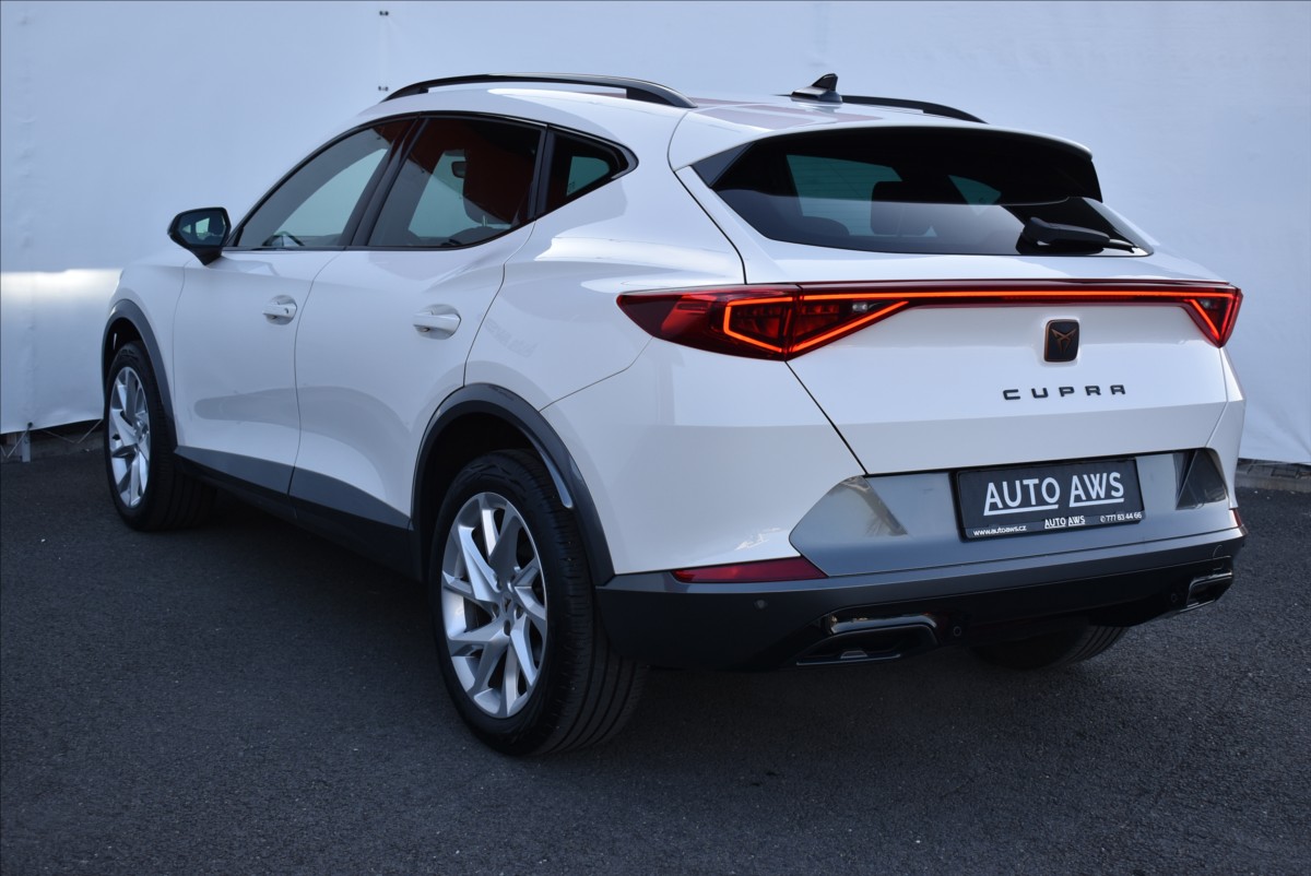 Cupra Formentor 1,5 TSI  DSG 110KW Kamera - 8