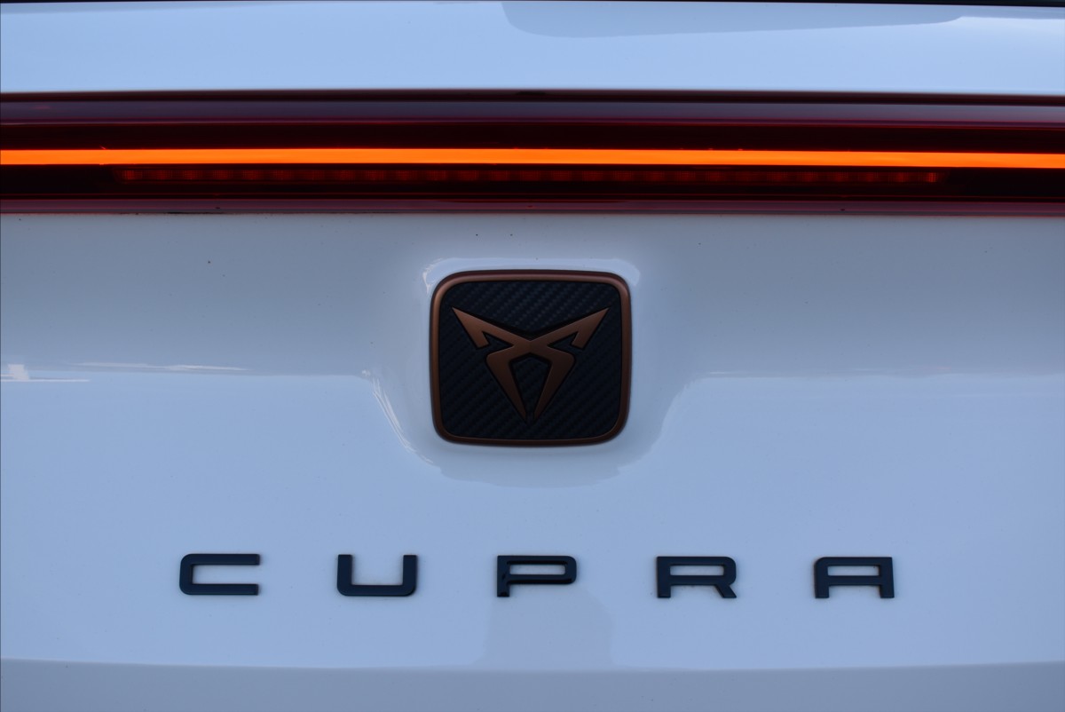 Cupra Formentor 1,5 TSI  DSG 110KW Kamera - 10