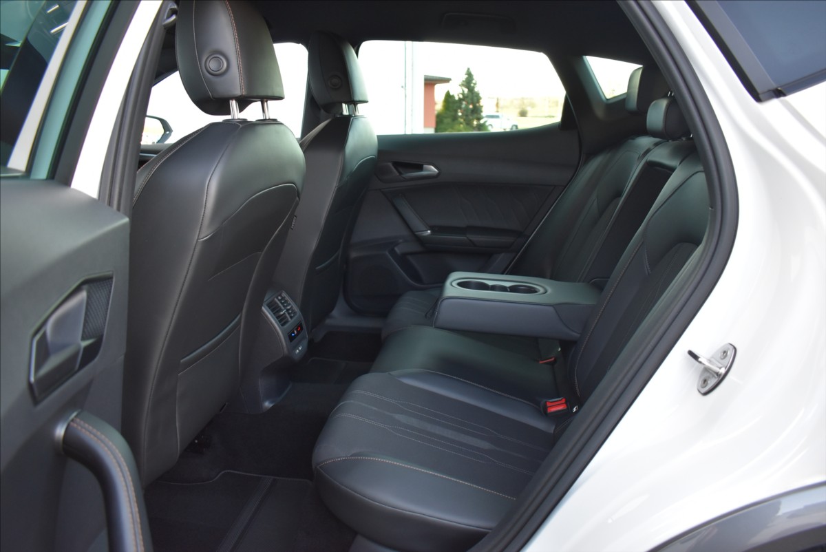 Cupra Formentor 1,5 TSI  DSG 110KW Kamera - 47