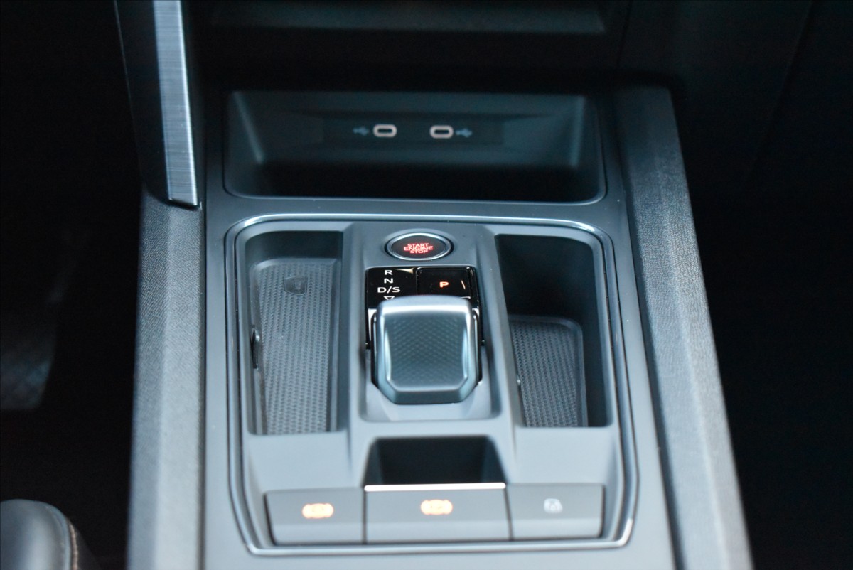 Cupra Formentor 1,5 TSI  DSG 110KW Kamera - 14