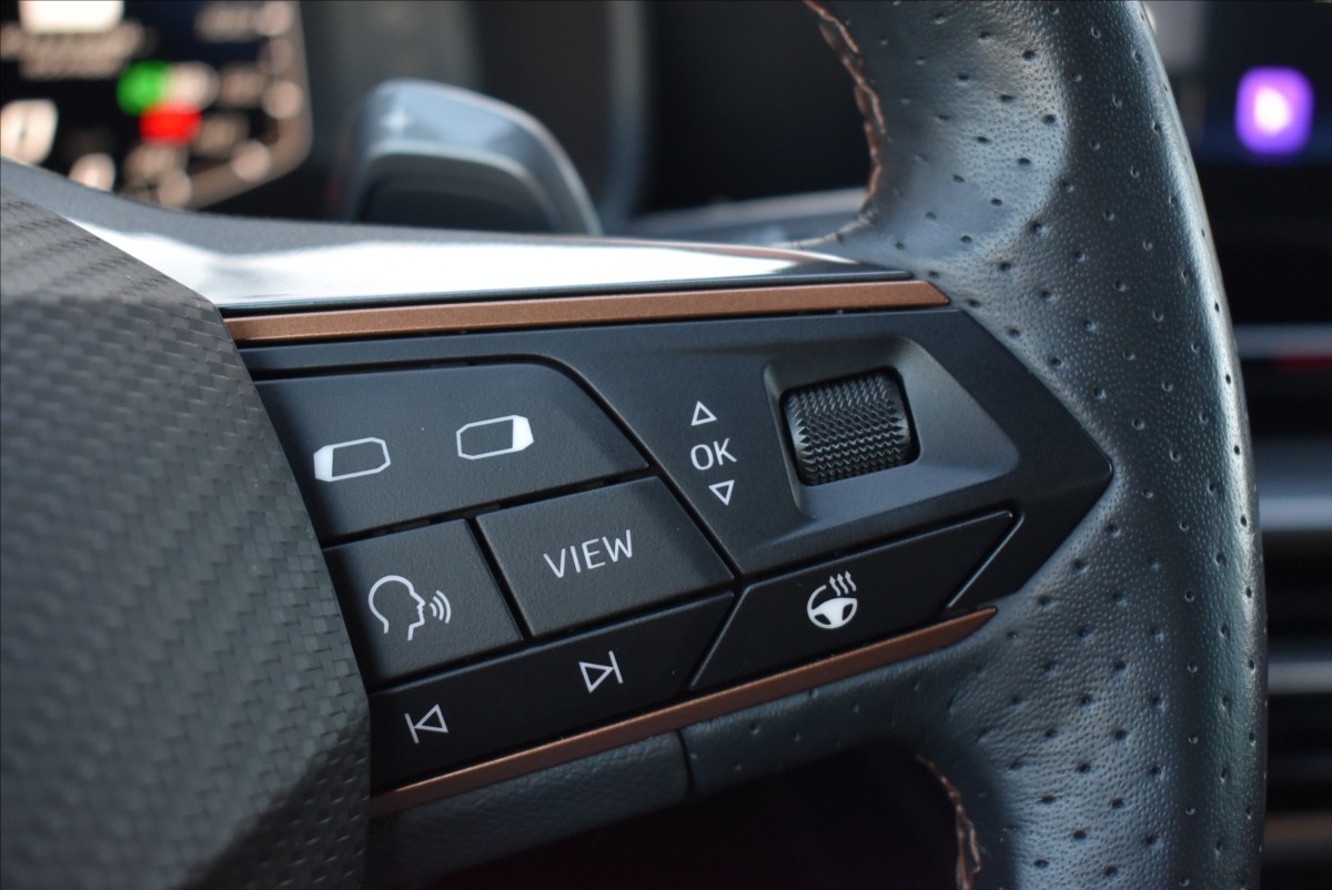 Cupra Formentor 1,5 TSI  DSG 110KW Kamera - 43