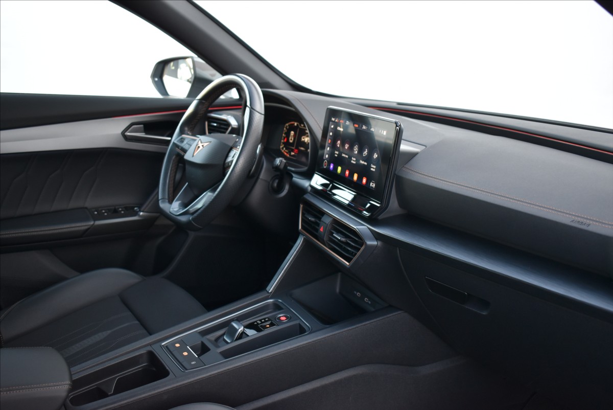 Cupra Formentor 1,5 TSI  DSG 110KW Kamera - 45