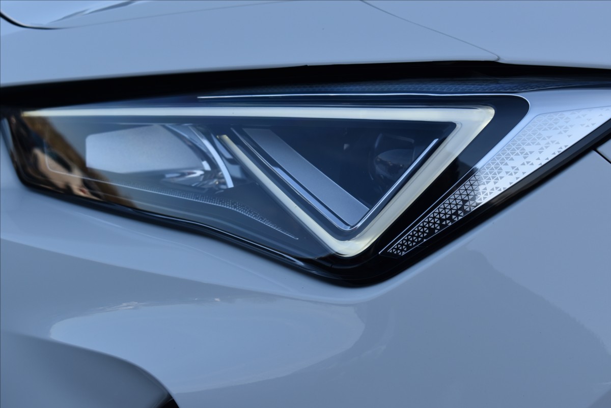 Cupra Formentor 1,5 TSI  DSG 110KW Kamera - 3