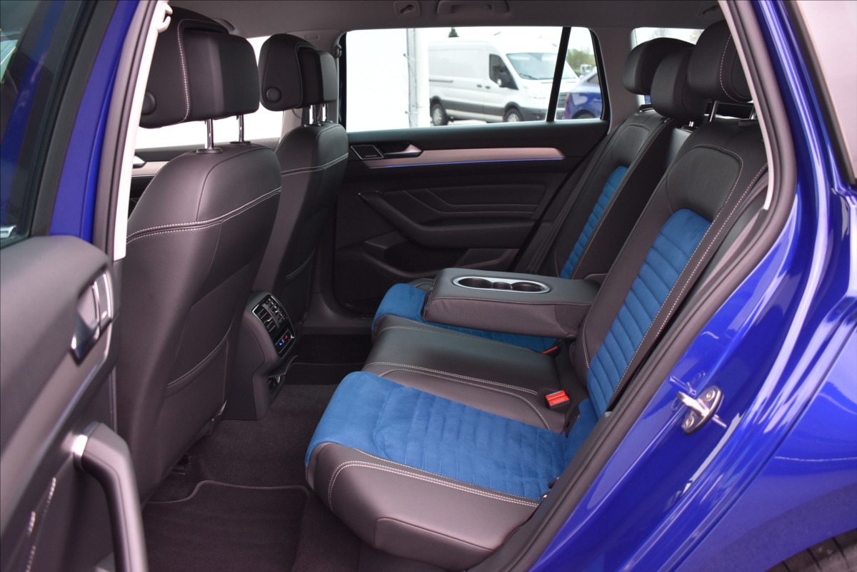 Volkswagen Passat 2,0 TDI  DSG R-Line Webasto Matrix - 11