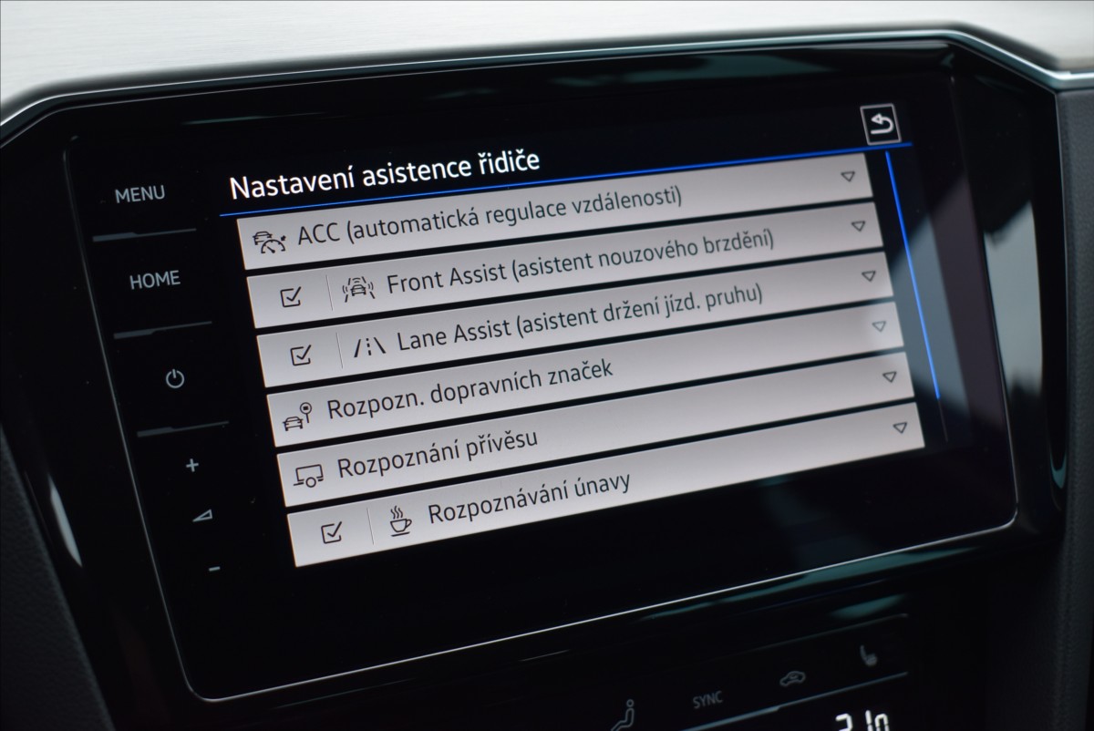 Volkswagen Passat 2,0 TDI  DSG R-Line Webasto Matrix - 28