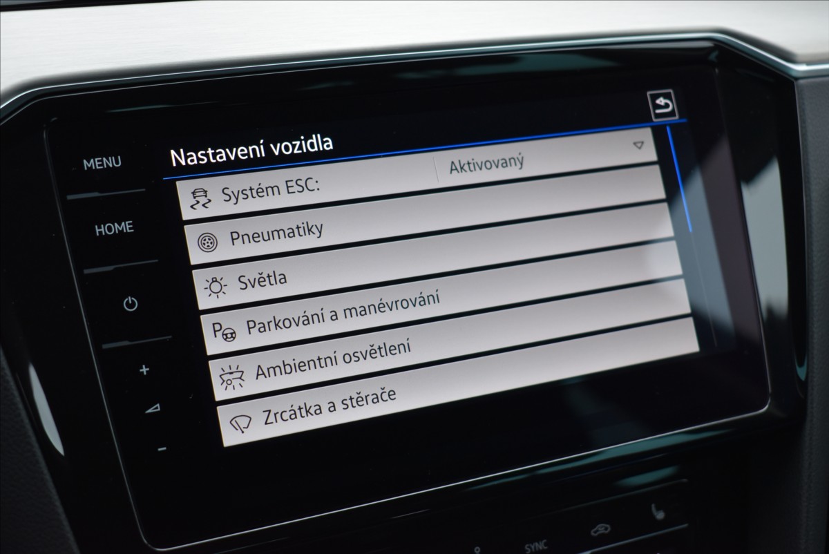 Volkswagen Passat 2,0 TDI  DSG R-Line Webasto Matrix - 29