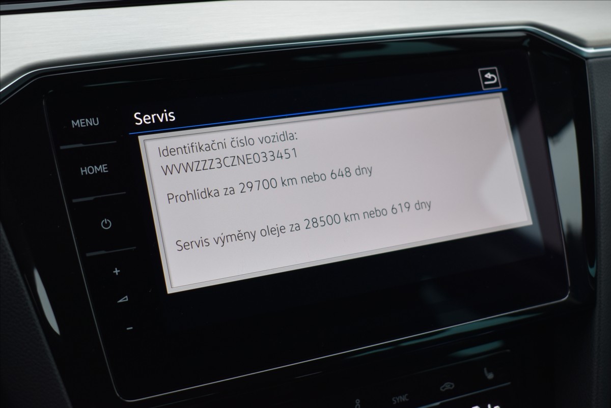 Volkswagen Passat 2,0 TDI  DSG R-Line Webasto Matrix - 33