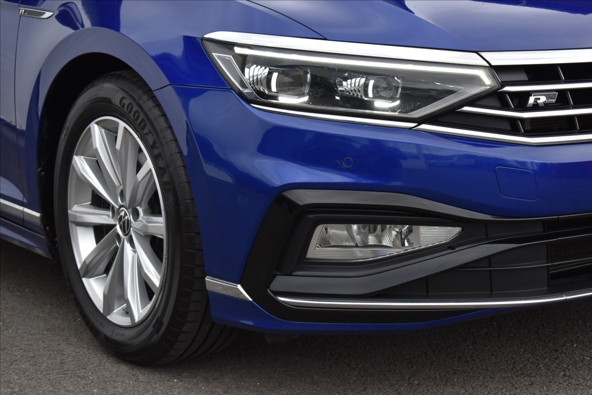 Volkswagen Passat 2,0 TDI  DSG R-Line Webasto Matrix - 2