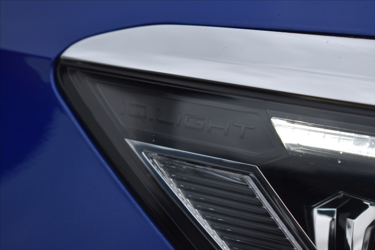 Volkswagen Passat 2,0 TDI  DSG R-Line Webasto Matrix - 3