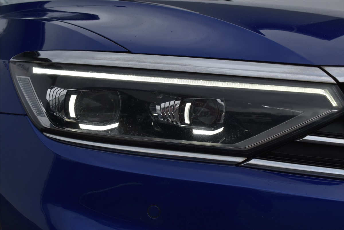 Volkswagen Passat 2,0 TDI  DSG R-Line Webasto Matrix - 4