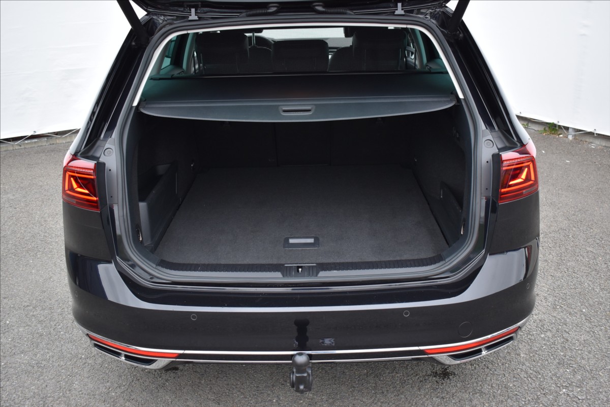 Volkswagen Passat 2,0 TSI  DSG R-Line Webasto Matrix - 13