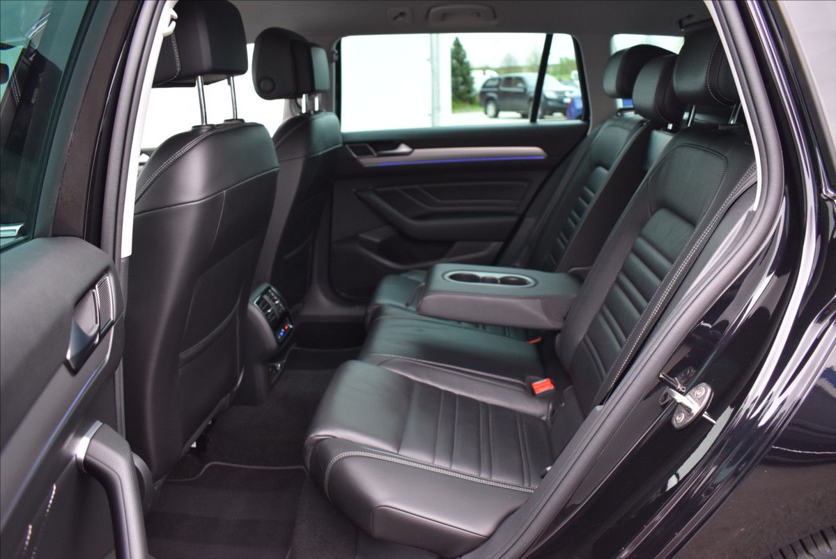 Volkswagen Passat 2,0 TSI  DSG R-Line Webasto Matrix - 15
