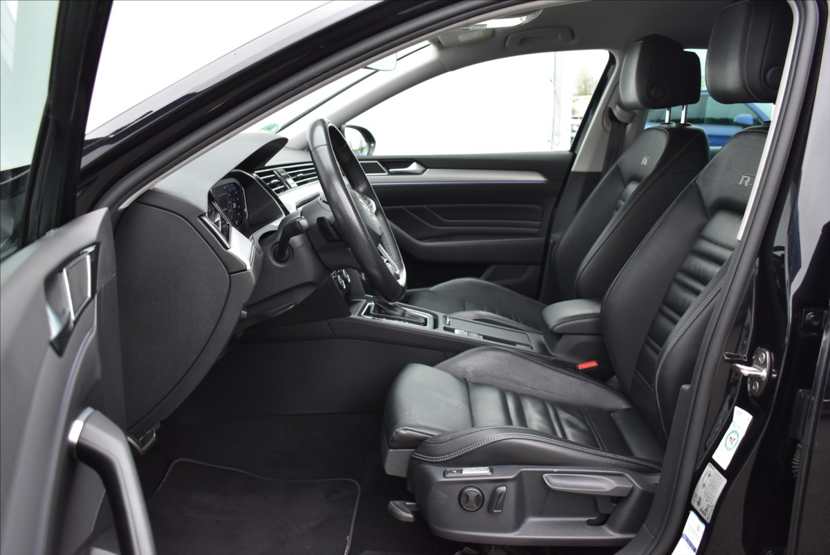 Volkswagen Passat 2,0 TSI  DSG R-Line Webasto Matrix - 24