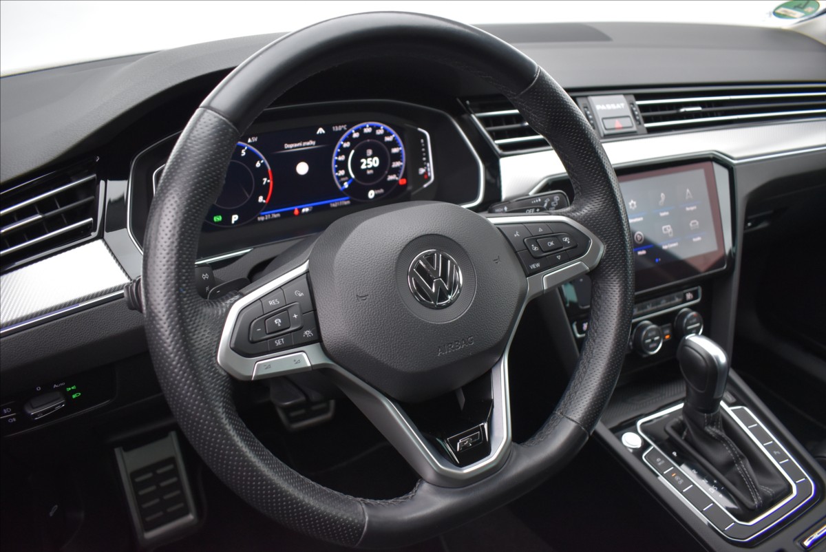 Volkswagen Passat 2,0 TSI  DSG R-Line Webasto Matrix - 26